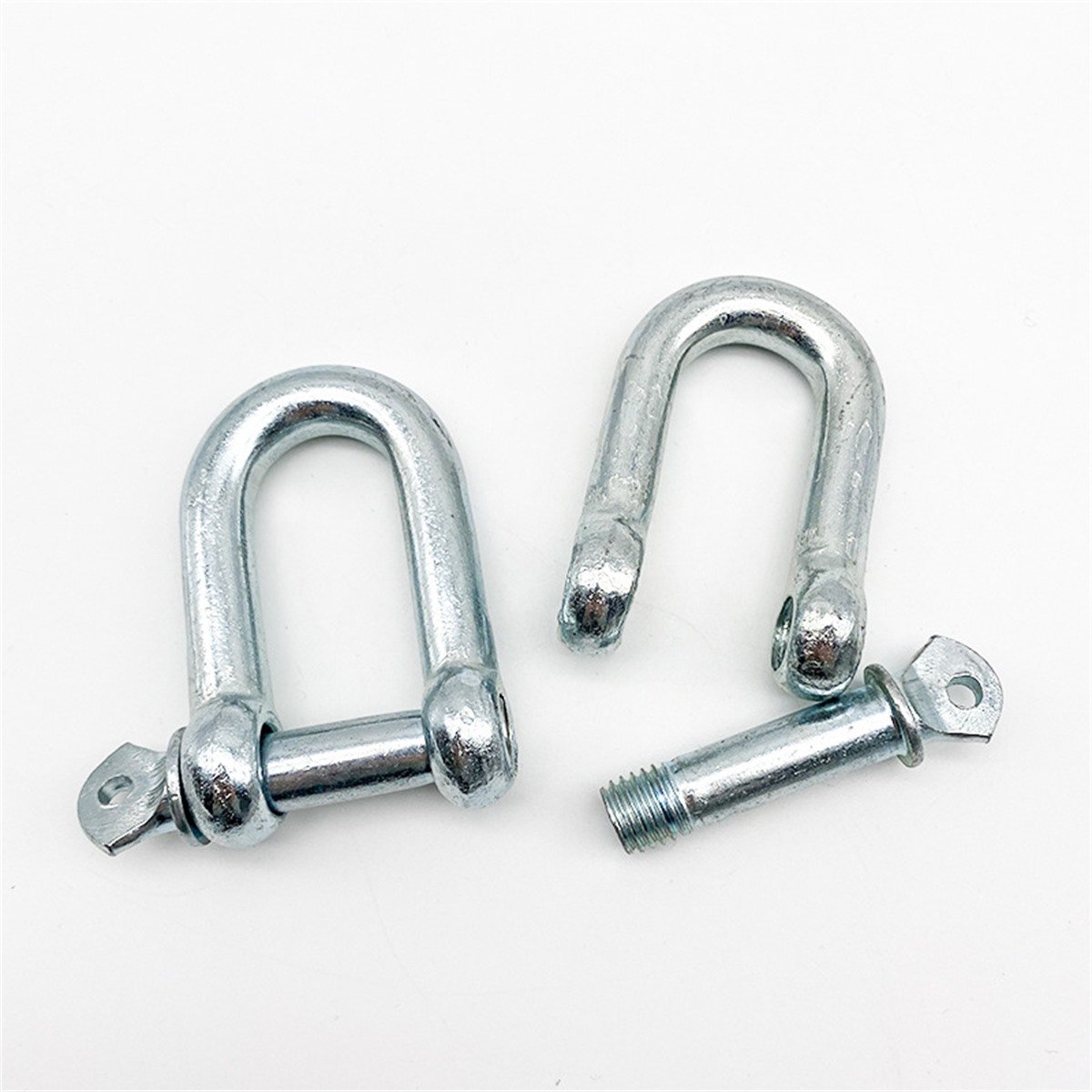 Electro-Galvanized Carbon Steel European D Shackle with Key Pin - detail view 1