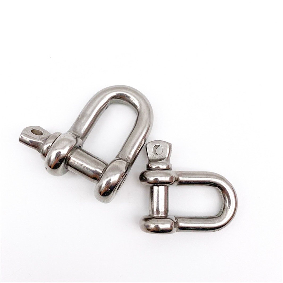 304 Stainless Steel D Shackle with Captive Pin for Marine Rigging - detail view 1